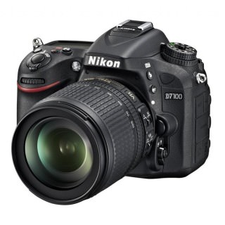 

Nikon D7100 Kit 18-105mm VR